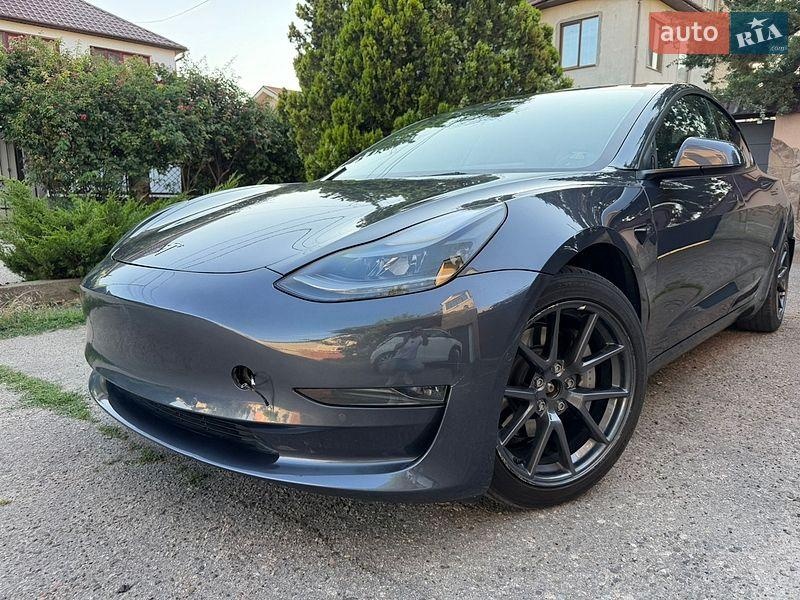 Tesla Model 3 2022