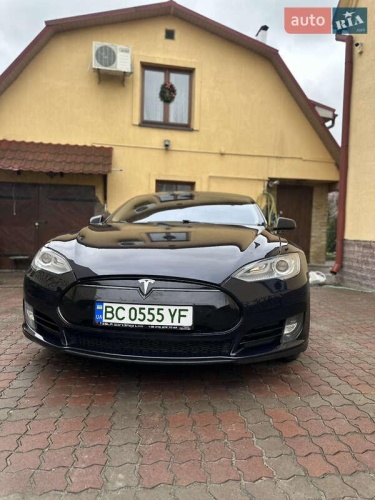 Tesla Model S 2014