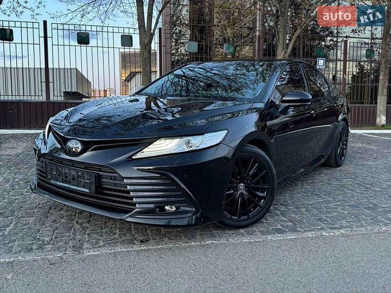Toyota Camry 2021