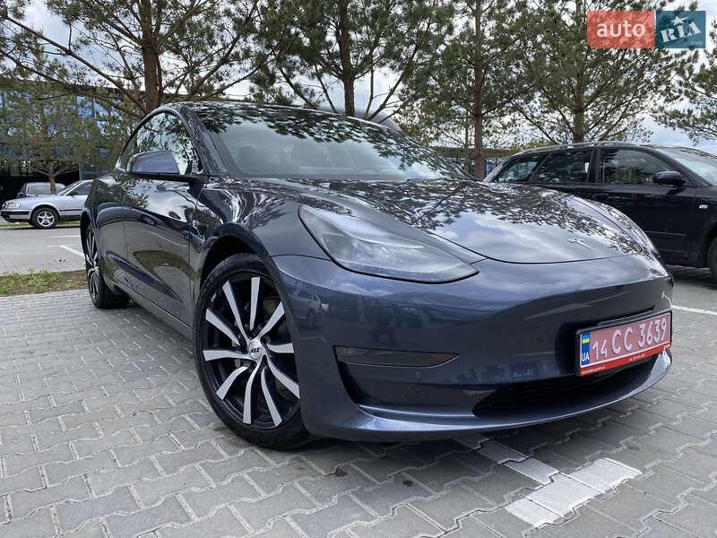 Tesla Model 3 2022