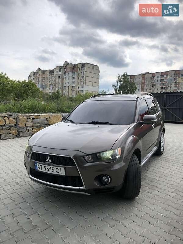Mitsubishi Outlander 2011