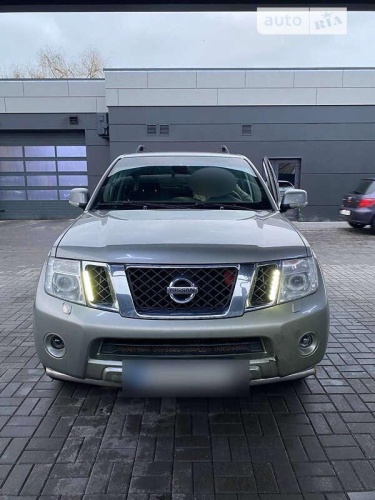 Nissan Pathfinder 2011