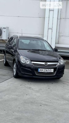 Opel Astra 2011
