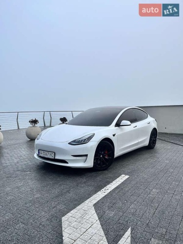 Tesla Model 3 2019