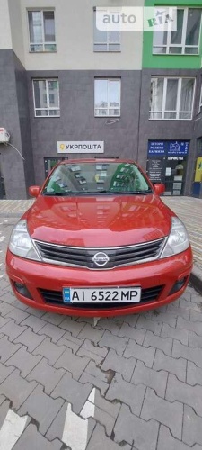 Nissan TIIDA 2012