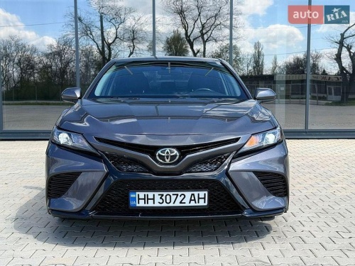 Toyota Camry 2019