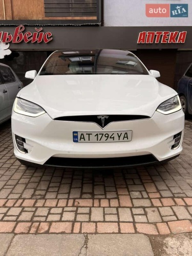 Tesla Model X 2019