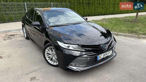 Toyota Camry 2019