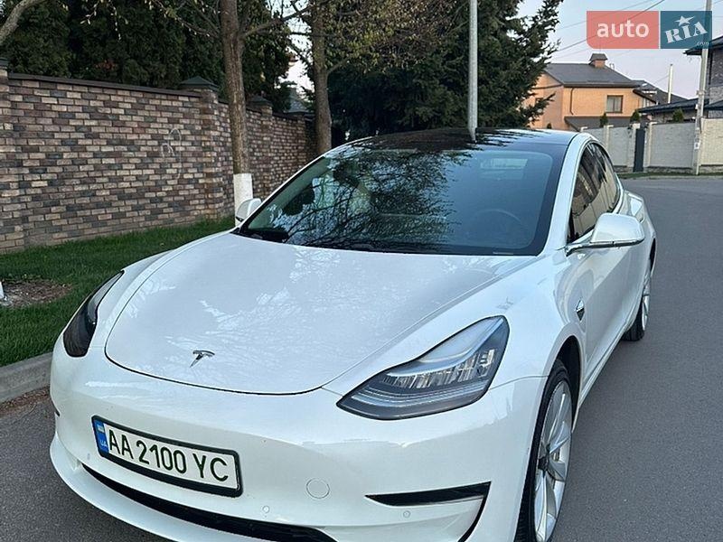 Tesla Model 3 2020