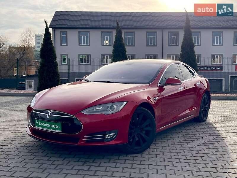 Tesla Model S 2014
