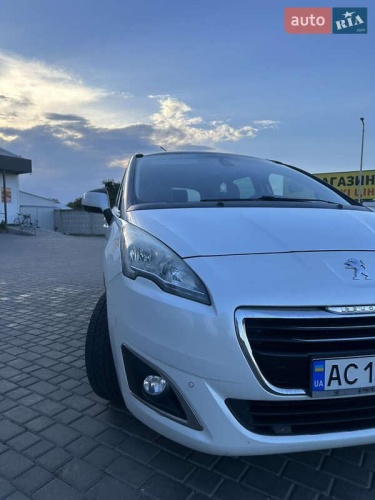 Peugeot 5008 2015
