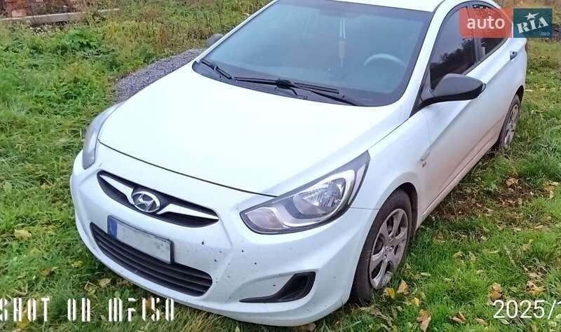 Hyundai Accent 2013