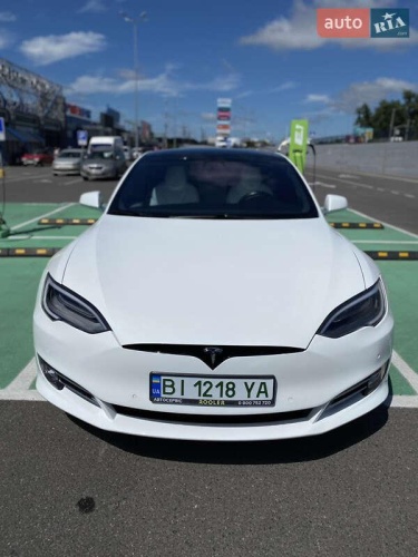 Tesla Model S 2018
