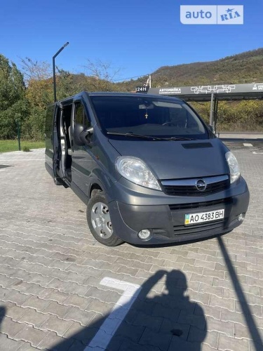 Opel Vivaro 2011