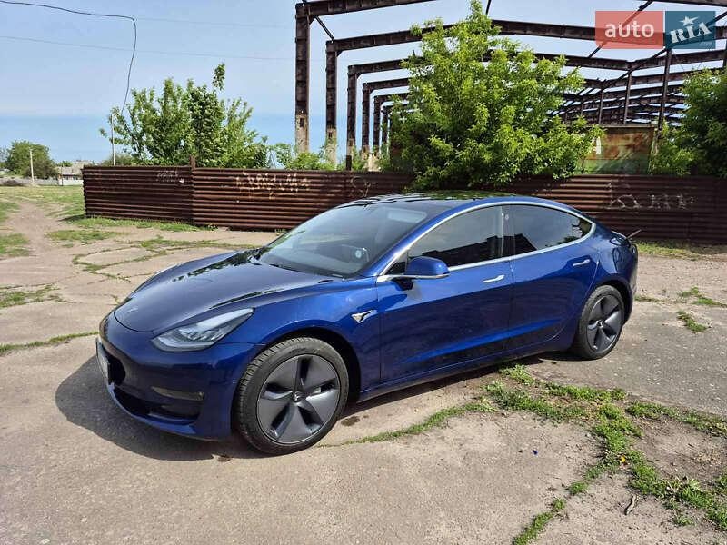 Tesla Model 3 2019
