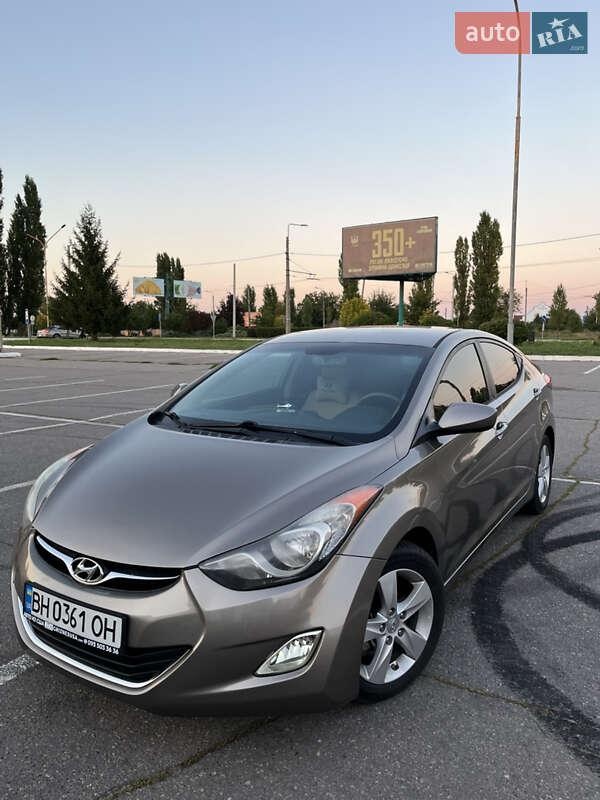 Hyundai Elantra 2013
