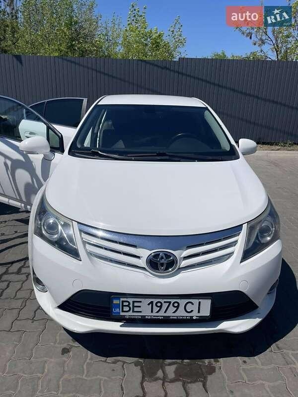 Toyota Avensis 2012