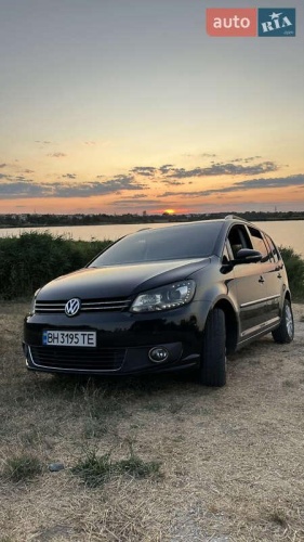 Volkswagen Touran 2011
