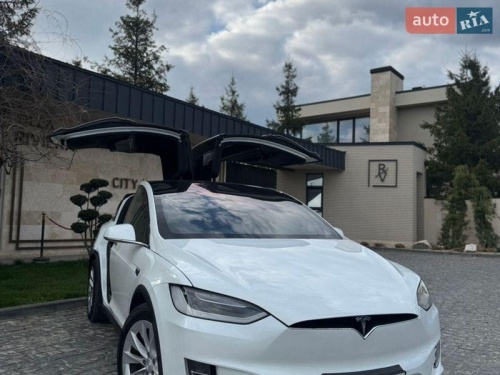 Tesla Model X 2018