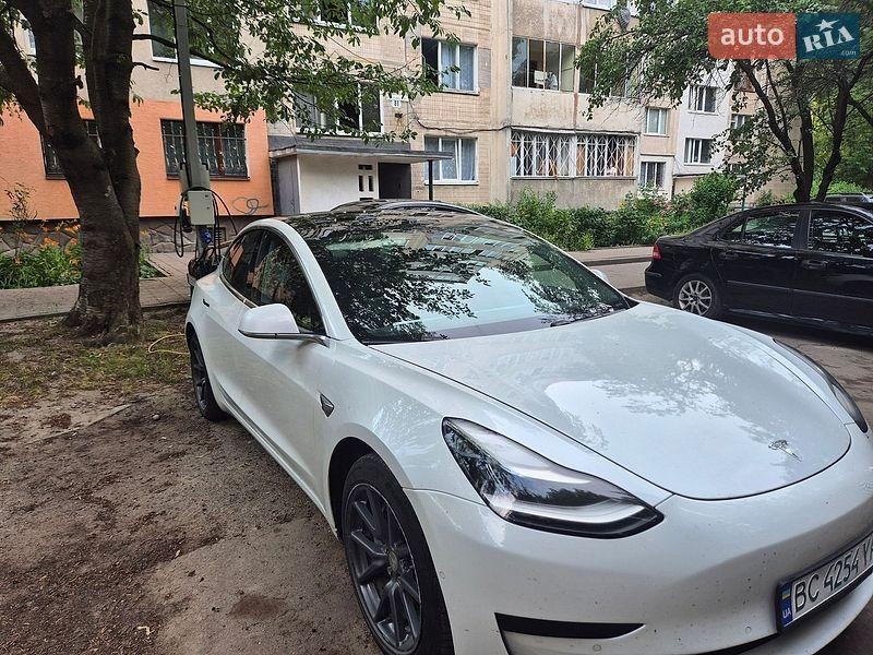 Tesla Model 3 2019