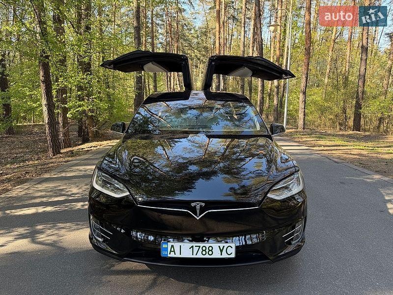 Tesla Model X 2018
