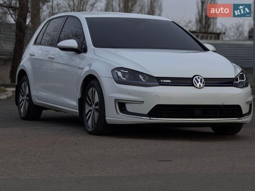 Volkswagen e-Golf 2015