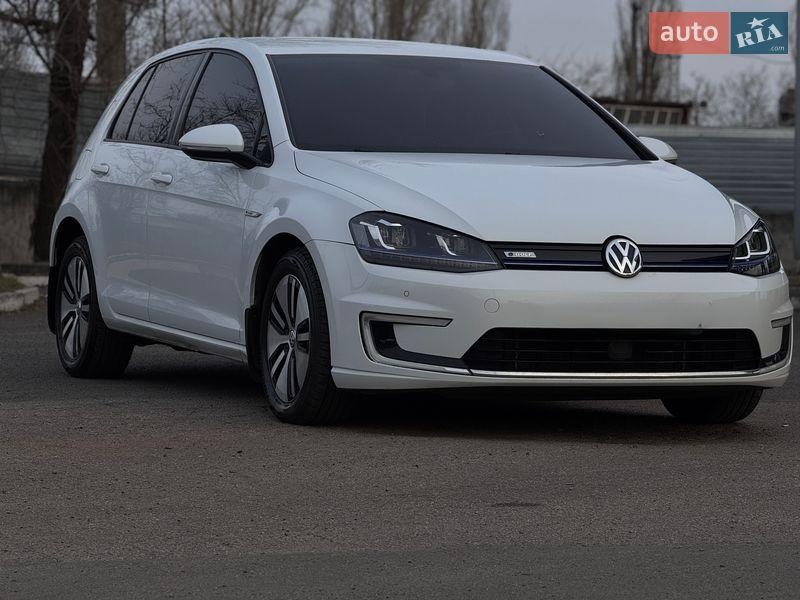 Volkswagen e-Golf 2015