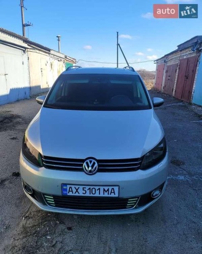 Volkswagen Touran 2011