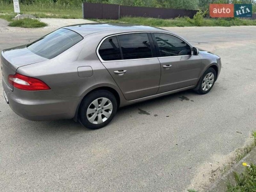 Skoda Superb 2012
