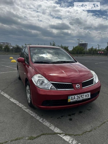 Nissan TIIDA 2008