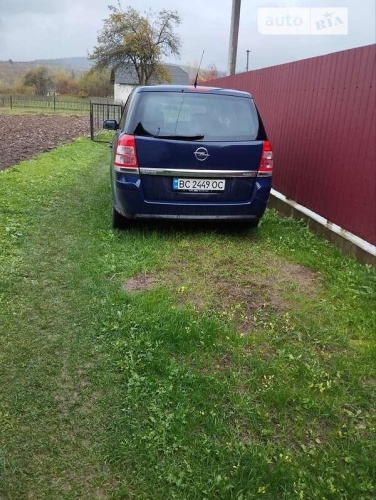 Opel Zafira 2011