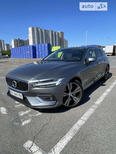 Volvo V60 2019