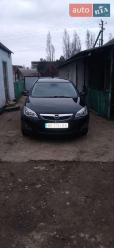 Opel Astra 2012