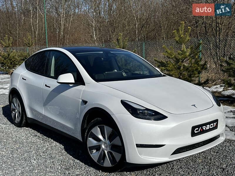 Tesla Model Y 2023
