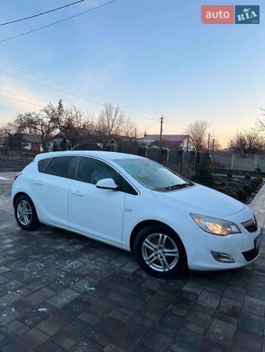Opel Astra 2011