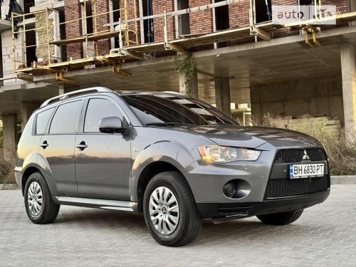 Mitsubishi Outlander 2011