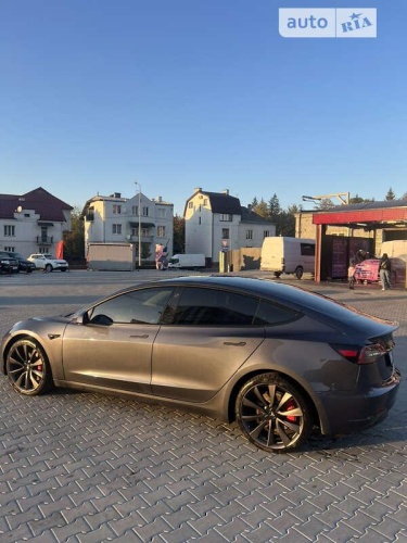 Tesla Model 3 2020