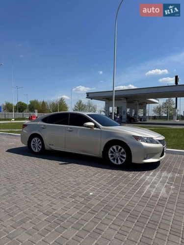 Lexus ES 2013