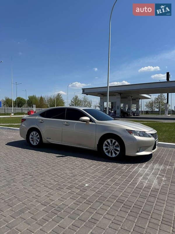 Lexus ES 2013