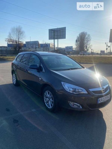 Opel Astra 2012