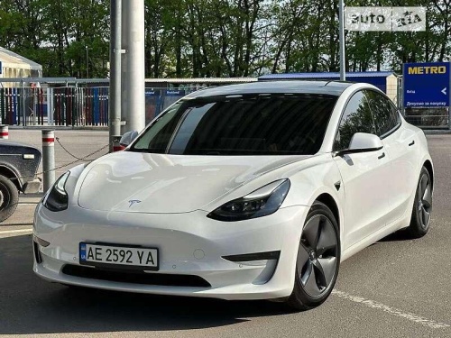 Tesla Model 3 2021