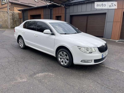 Skoda Superb 2011