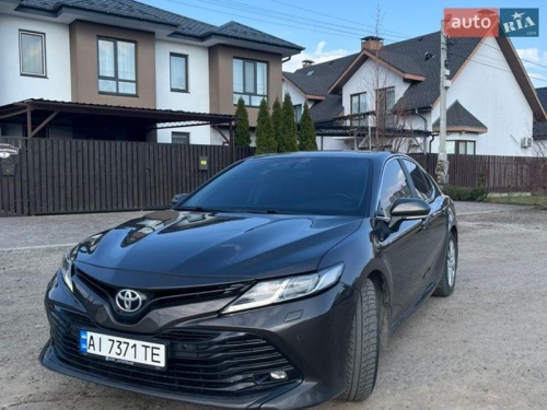 Toyota Camry 2019