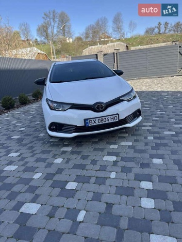 Toyota Auris 2015