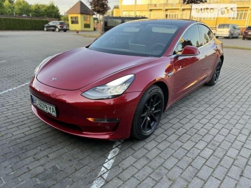 Tesla Model 3 2020