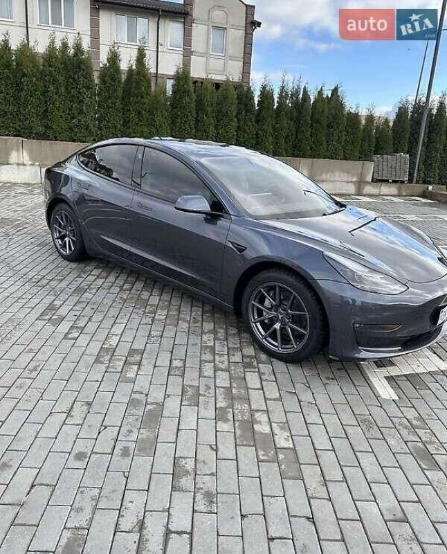 Tesla Model 3 2022