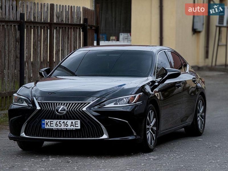 Lexus ES 2019