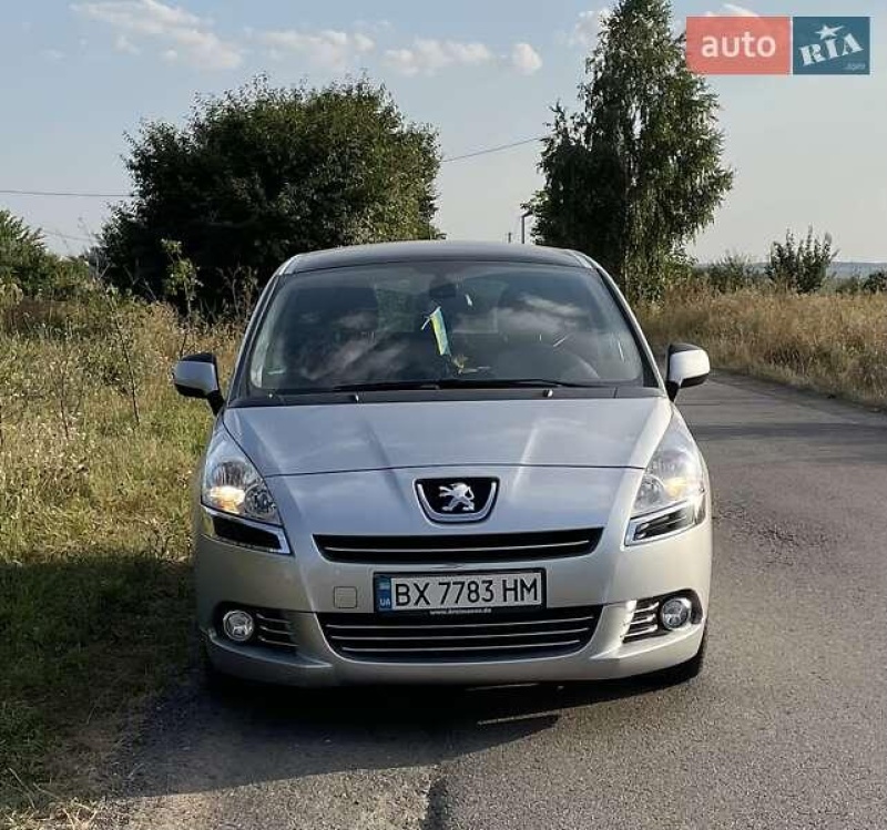 Peugeot 5008 2011