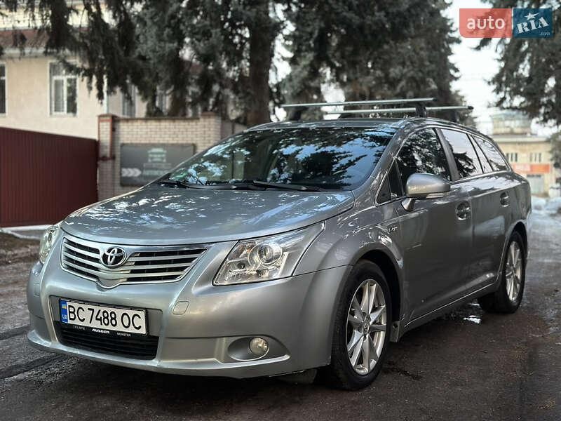 Toyota Avensis 2011