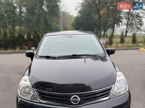 Nissan TIIDA 2010